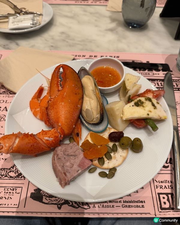 1. 澳門倫敦人巴黎人夜景照  