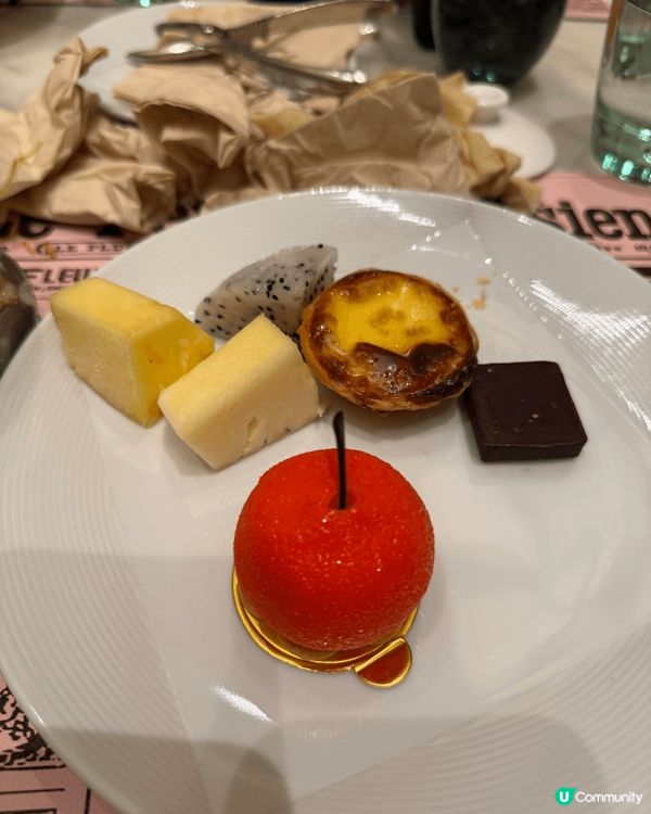 1. 澳門倫敦人巴黎人夜景照  