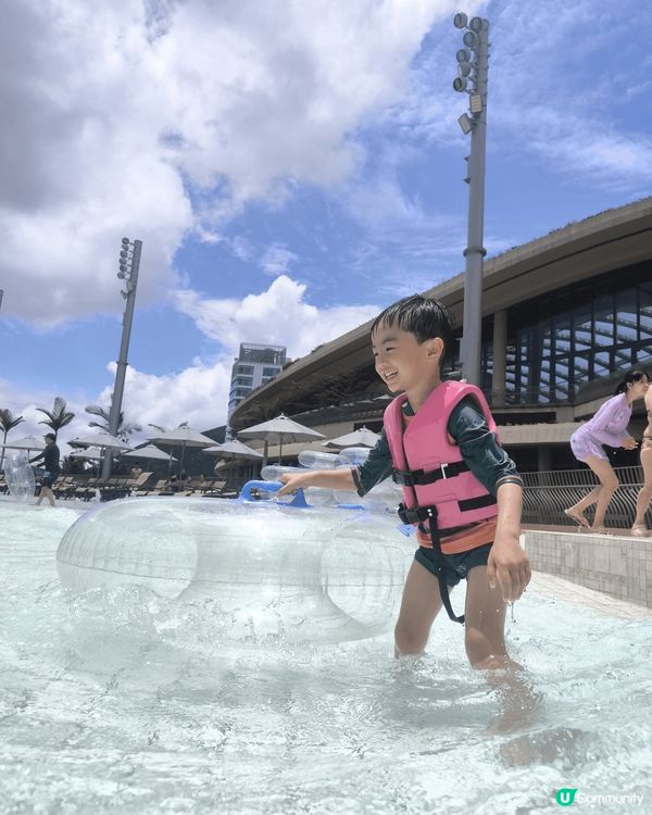 在海洋公園水上樂園歡樂的一天
