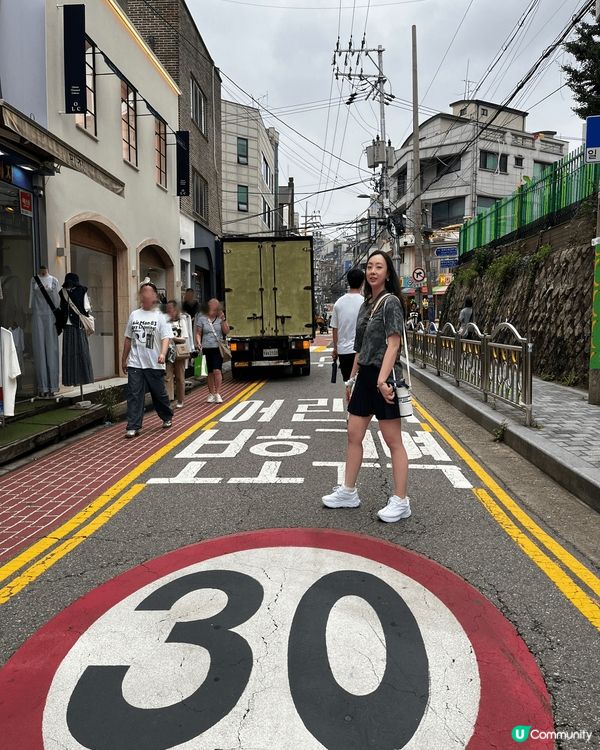 去首爾當然要食拉麵，韓國人煮拉麵真係另一個境界，普通咁煮都好...