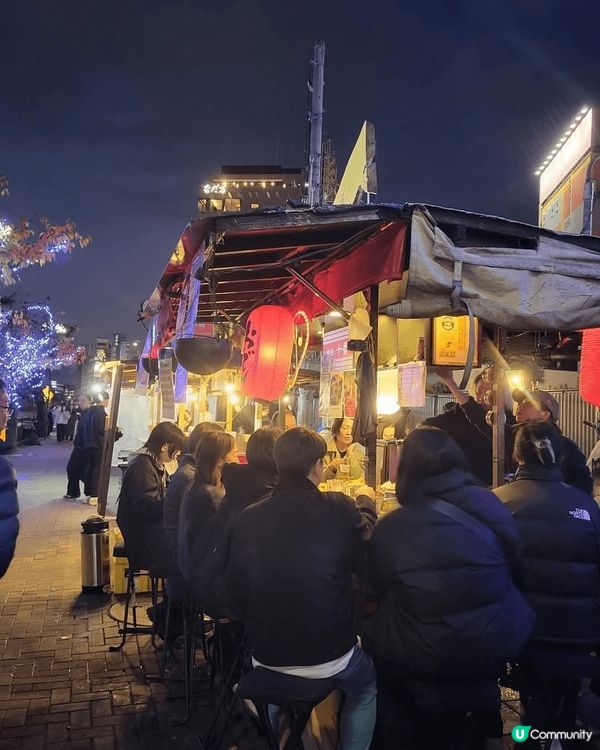 在日本夜晚街邊很容易見到車仔拉麵舖，這也是日本特色之一，味道...