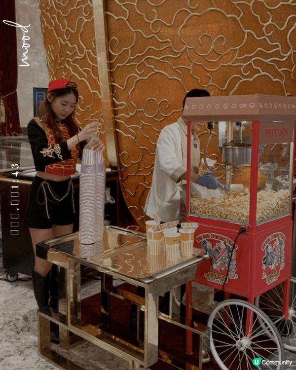 朋友收到賭場送的免費酒店住宿，所以跟朋友去了澳門玩兩日一夜。...