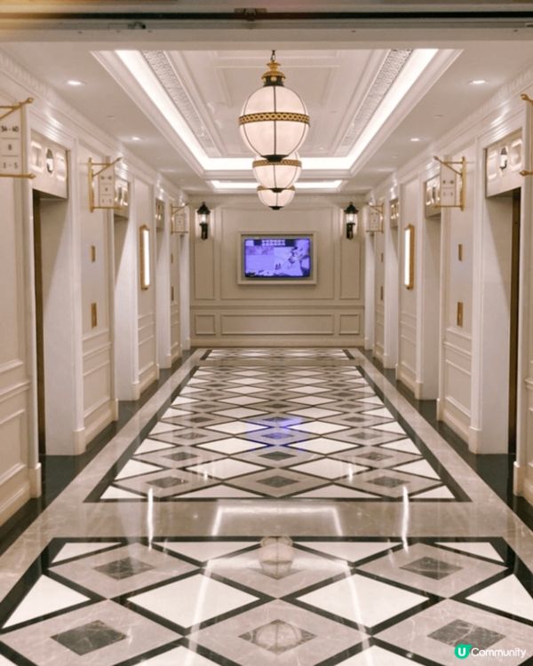 朋友收到賭場送的免費酒店住宿，所以跟朋友去了澳門玩兩日一夜。...