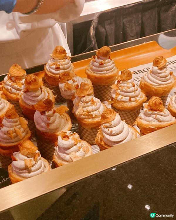 朋友收到賭場送的免費酒店住宿，所以跟朋友去了澳門玩兩日一夜。...