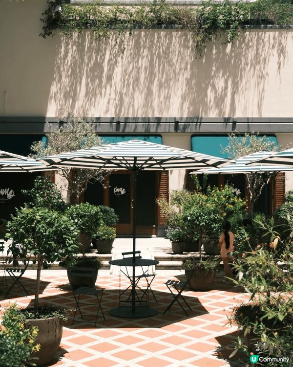 淺水灣影灣園真是一個影相嘅天堂！一踏入嗰度，見到嗰座充滿復古...