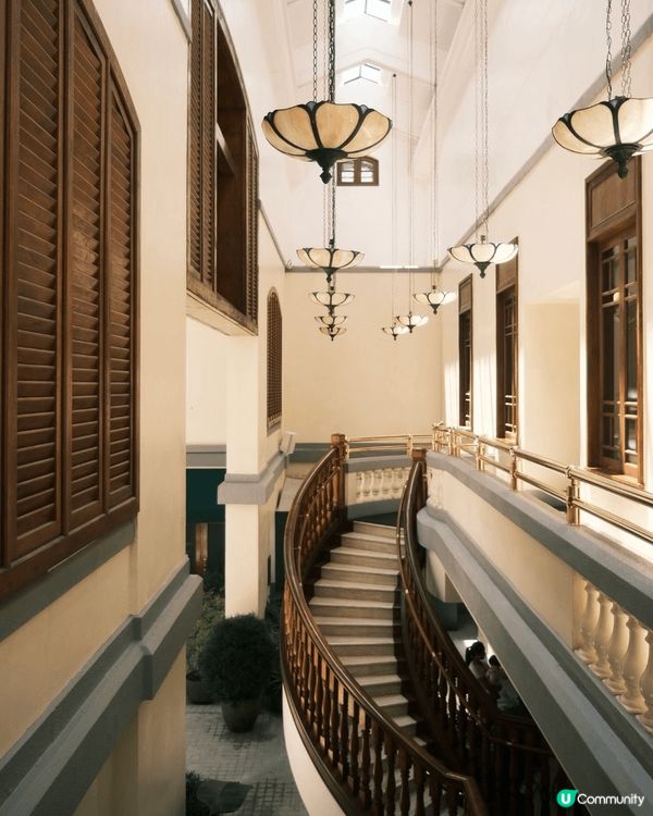 淺水灣影灣園真是一個影相嘅天堂！一踏入嗰度，見到嗰座充滿復古...