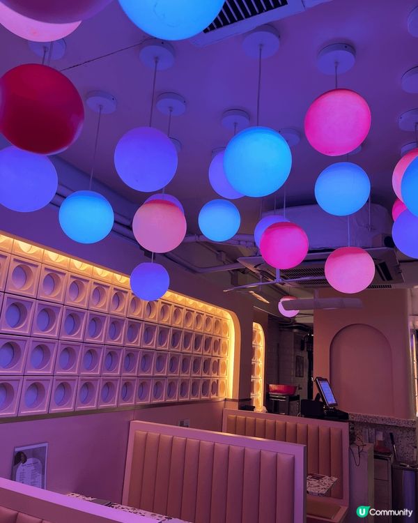 我好鍾意旺角呢間兩層少女粉色主題同露營風打卡Cafe🫶🏻 因...