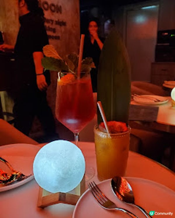 J.moon．星空下歎Moctail＋邪惡牛脷刈包