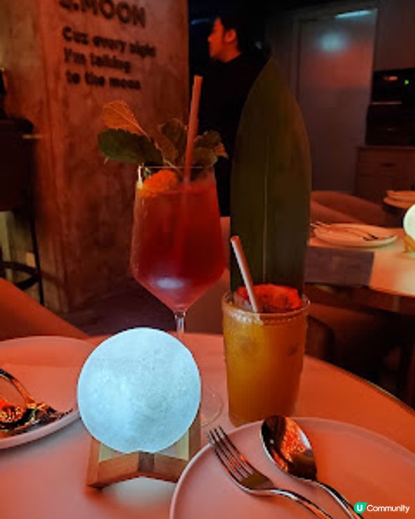 J.moon．星空下歎Moctail＋邪惡牛脷刈包