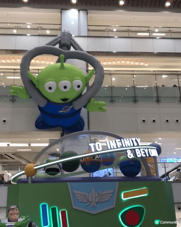 位於新城市的大型彼思裝置，多個重量級的卡通人物隆重登場，如：...