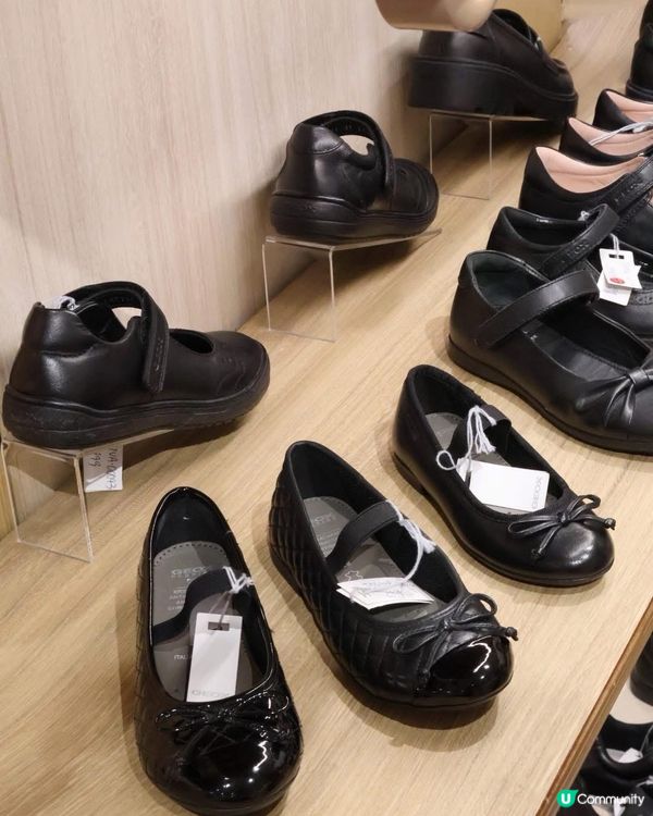 放暑假返學鞋唔啱著？👟👧🏻