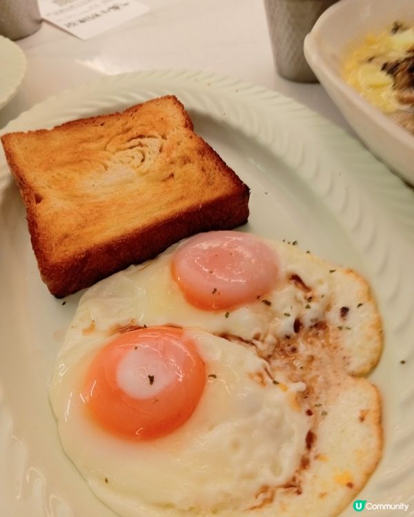 冰室靚早餐😘煎雙蛋燶邊夠哂正
