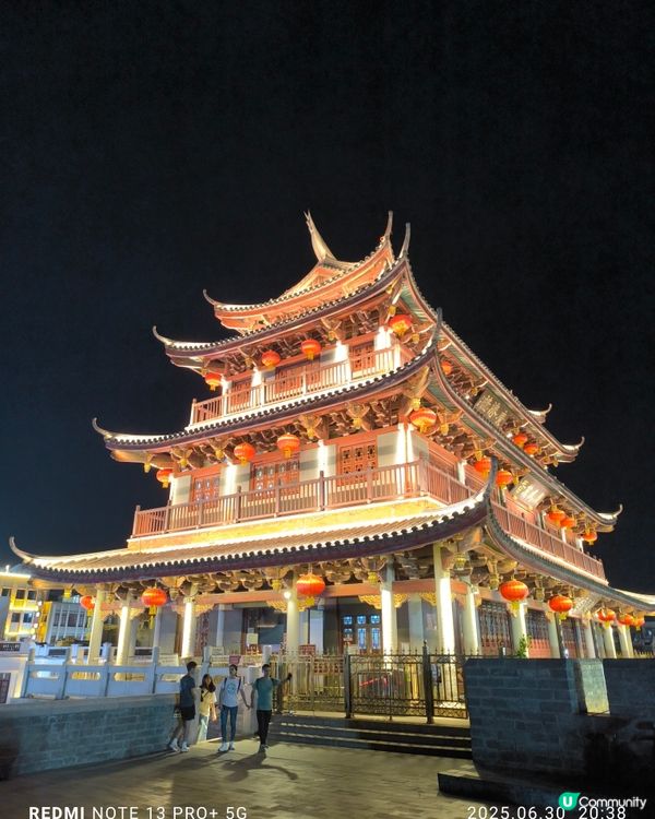 潮州古城牌坊街一帶古蹟集中，又有廣濟橋，開元寺，廣濟門城樓城...