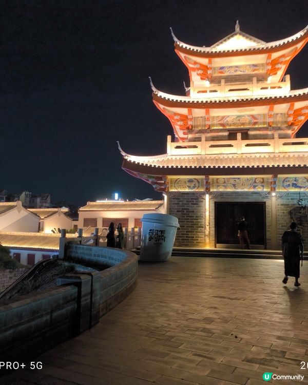 潮州古城牌坊街一帶古蹟集中，又有廣濟橋，開元寺，廣濟門城樓城...