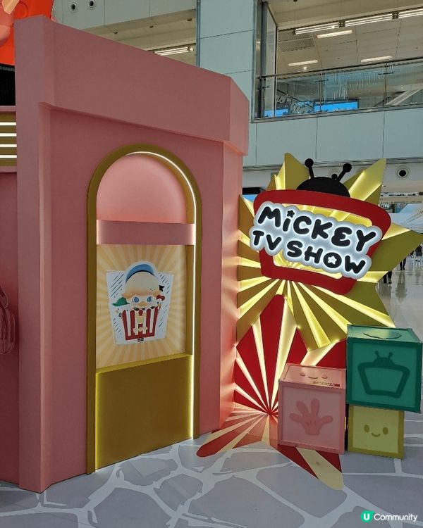 人氣角色DIMOO以DISNEY人物造型在沙田新城市廣場現身...