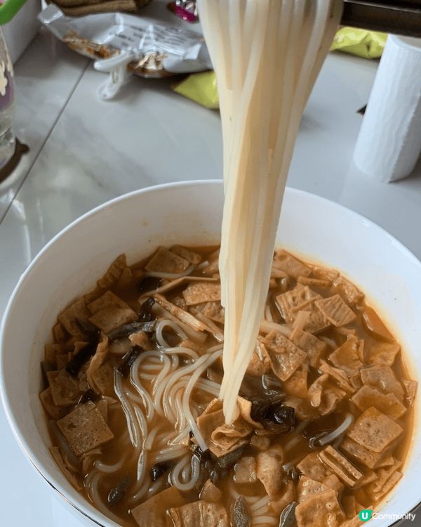 我本身勁中意食螺絲粉😁😁 係福田好特賣店買左幾包李子柒牌子既...