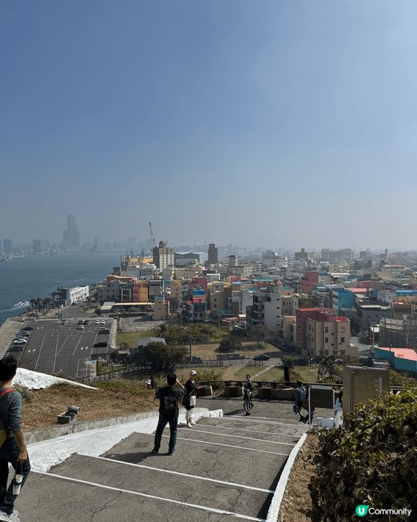 ᪥高雄旗津是一個位於台灣高雄市的美麗小島，以其獨特的自然景觀...