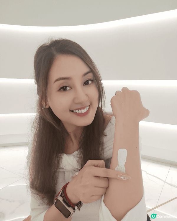 Dove去角質身體磨砂膏 (石榴籽與乳木果)