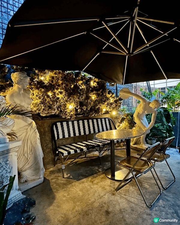 The Pearl 位於尖沙咀瑞生酒店，係一間好有特色嘅餐廳...