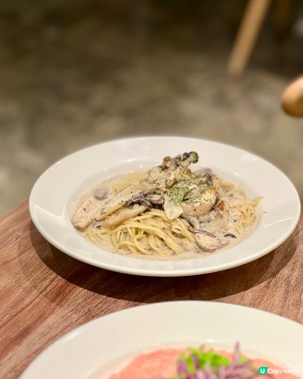 《觀塘高質西餐 必試焦糖香蕉糯米窩夫😋》