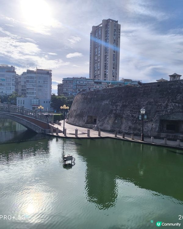 保存得很好的古蹟，無味清潔，人不多，很好逛。還有博物館但係博...