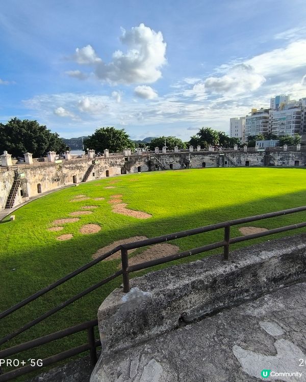 保存得很好的古蹟，無味清潔，人不多，很好逛。還有博物館但係博...