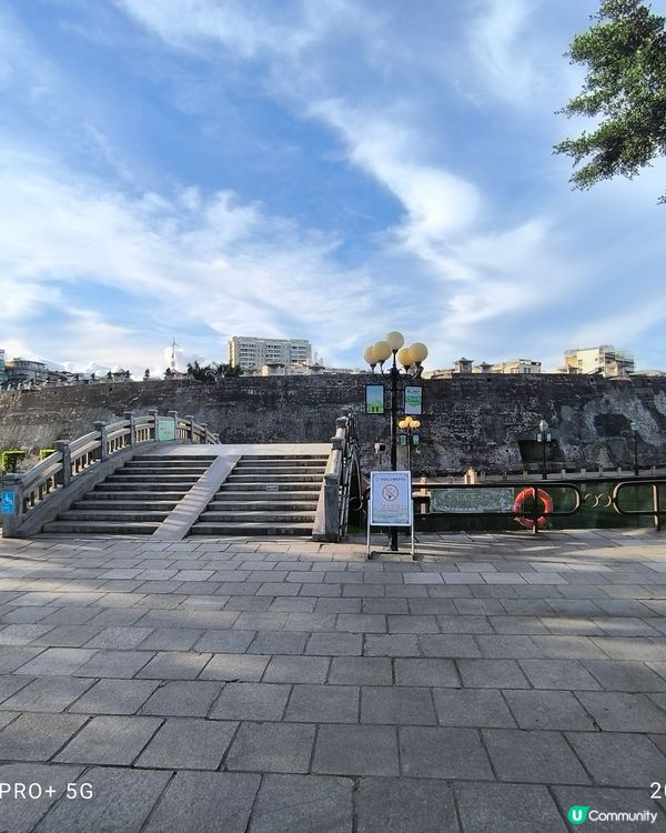 保存得很好的古蹟，無味清潔，人不多，很好逛。還有博物館但係博...