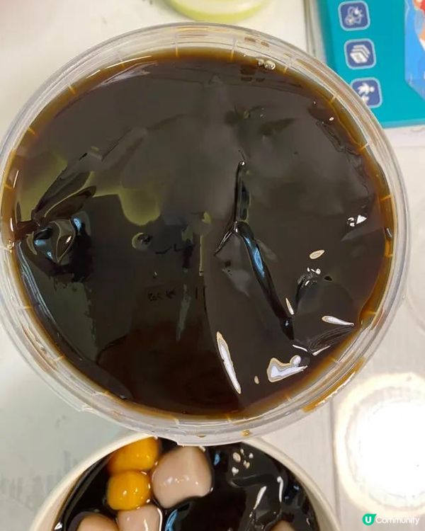 有時淨係食仙草凍會太悶，所以今次買埋招牌鮮草冰沙