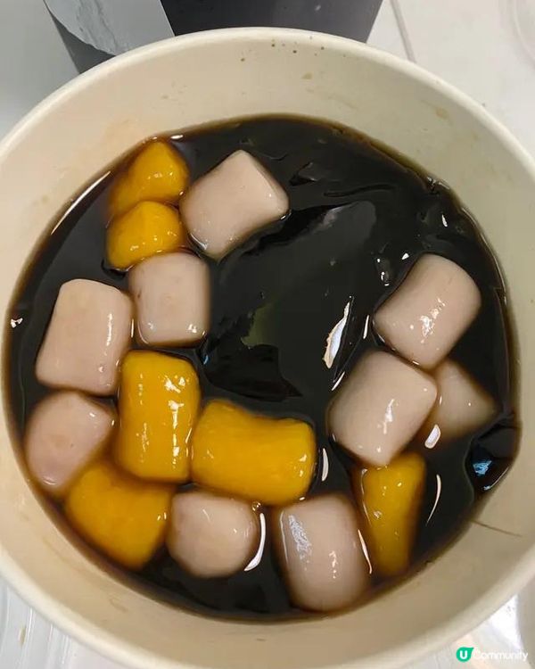 有時淨係食仙草凍會太悶，所以今次買埋招牌鮮草冰沙