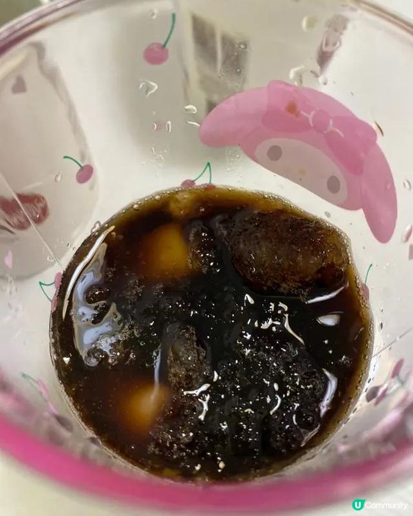 有時淨係食仙草凍會太悶，所以今次買埋招牌鮮草冰沙