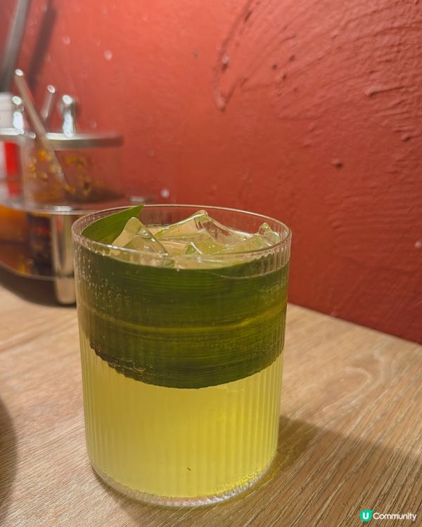 炭燒和牛串+大蝦柚子沙律😋泰國菜正到爆！ #中環美食