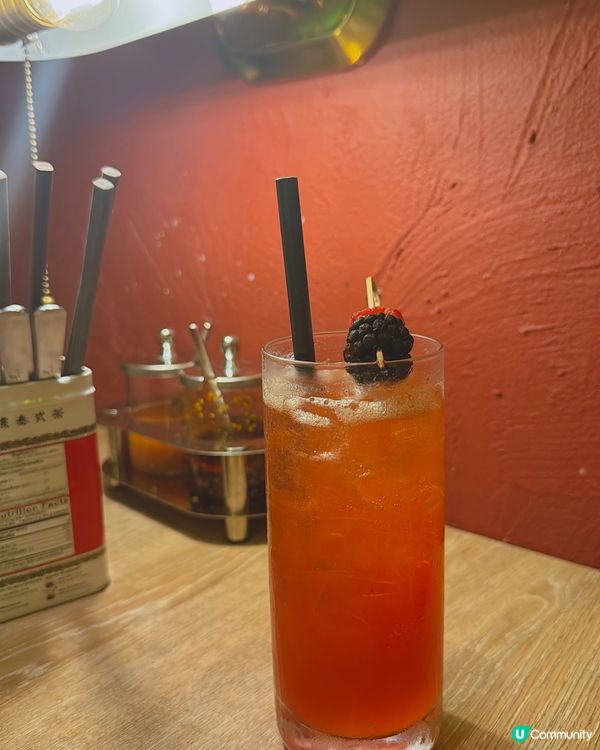 炭燒和牛串+大蝦柚子沙律😋泰國菜正到爆！ #中環美食