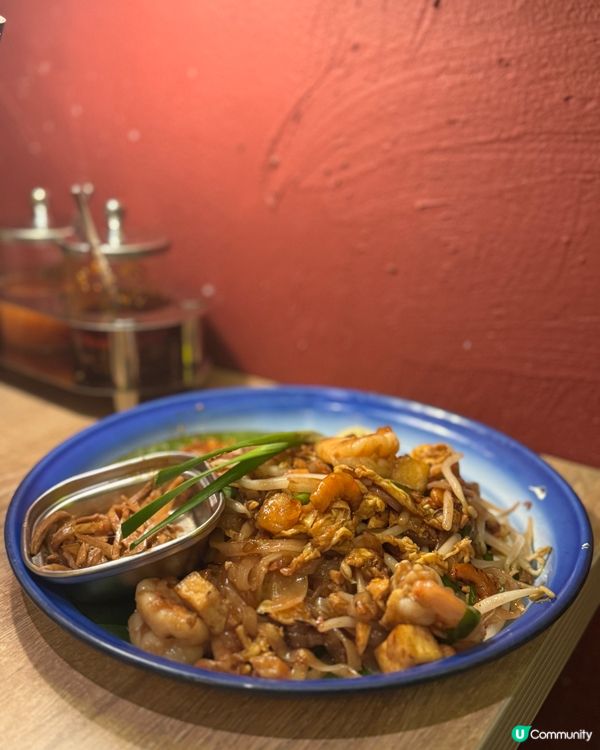 炭燒和牛串+大蝦柚子沙律😋泰國菜正到爆！ #中環美食