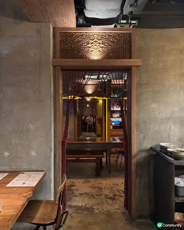 炭燒和牛串+大蝦柚子沙律😋泰國菜正到爆！ #中環美食