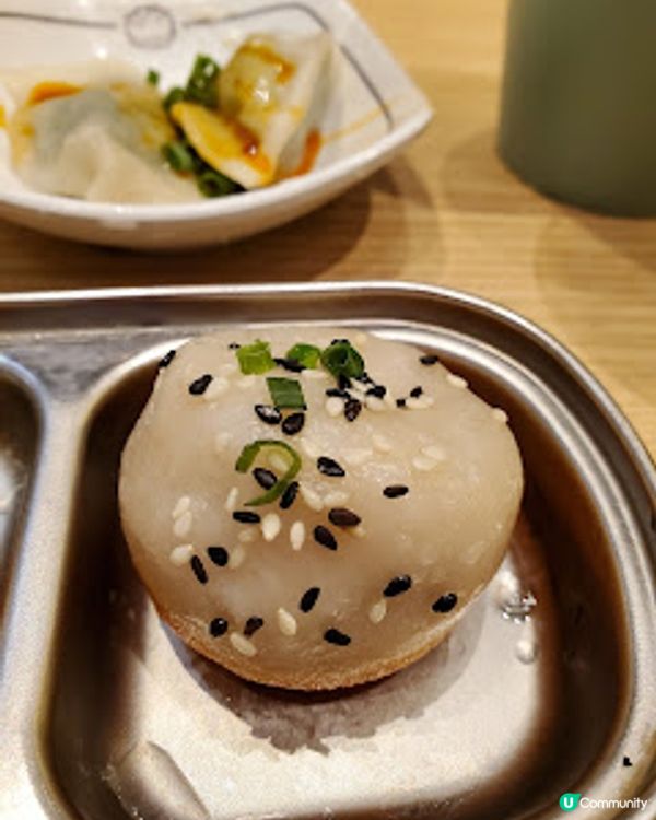 堅信號上海生煎皇．生煎包爆汁、蔥油雞滑到震！