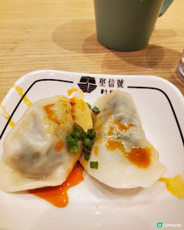 堅信號上海生煎皇．生煎包爆汁、蔥油雞滑到震！