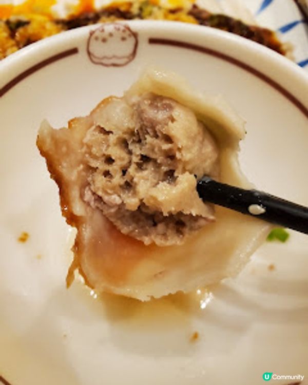 堅信號上海生煎皇．生煎包爆汁、蔥油雞滑到震！