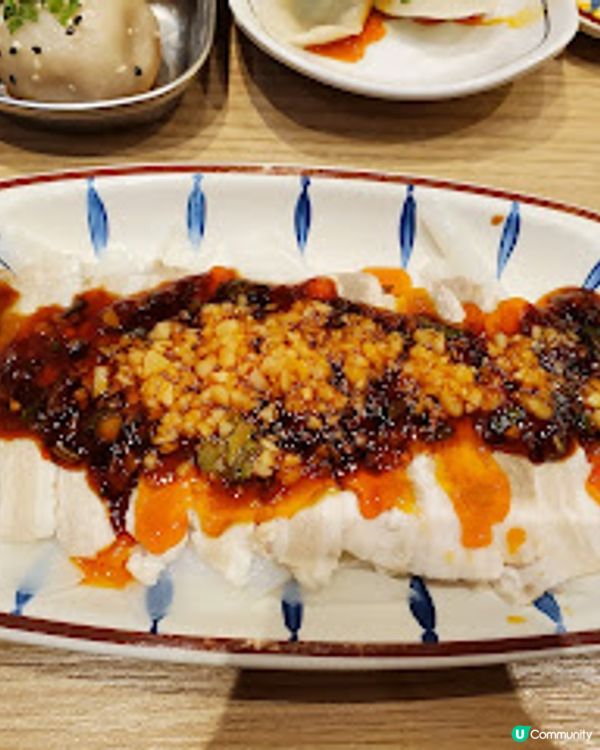 堅信號上海生煎皇．生煎包爆汁、蔥油雞滑到震！