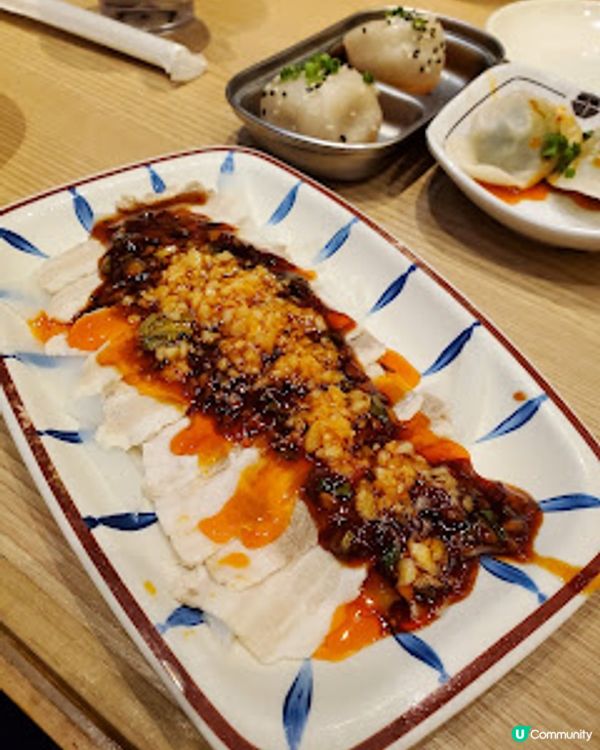 堅信號上海生煎皇．生煎包爆汁、蔥油雞滑到震！