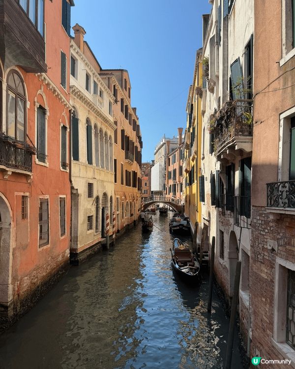 剛剛去完意大利威尼斯玩，天氣超好，每個地方都好美，很值得再去...