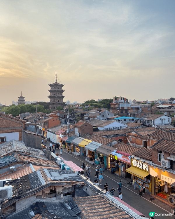 福建泉州钟楼以及西街，保留完好的古城区以及南洋风格的建筑