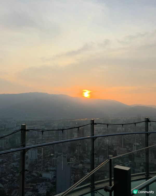 高空空中步道看日落