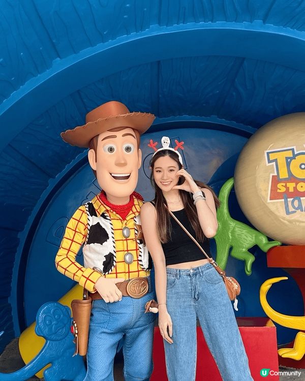 最近夏天出汗出得好勁，大家有冇聽過三文治底妝法？就係一層定妝...