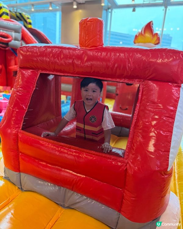 🧑‍🚒全港首創｢夏日放電消防局｣巨型充氣彈床🪓