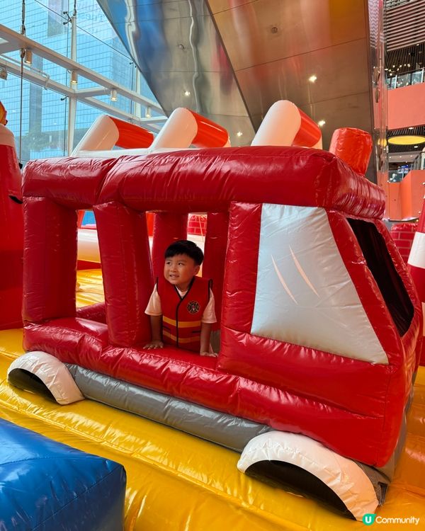 🧑‍🚒全港首創｢夏日放電消防局｣巨型充氣彈床🪓