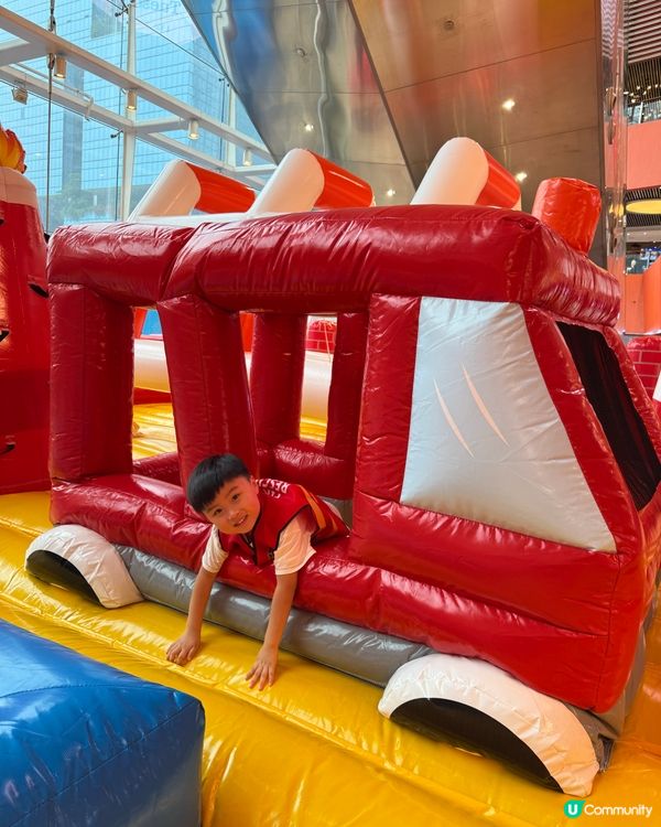 🧑‍🚒全港首創｢夏日放電消防局｣巨型充氣彈床🪓