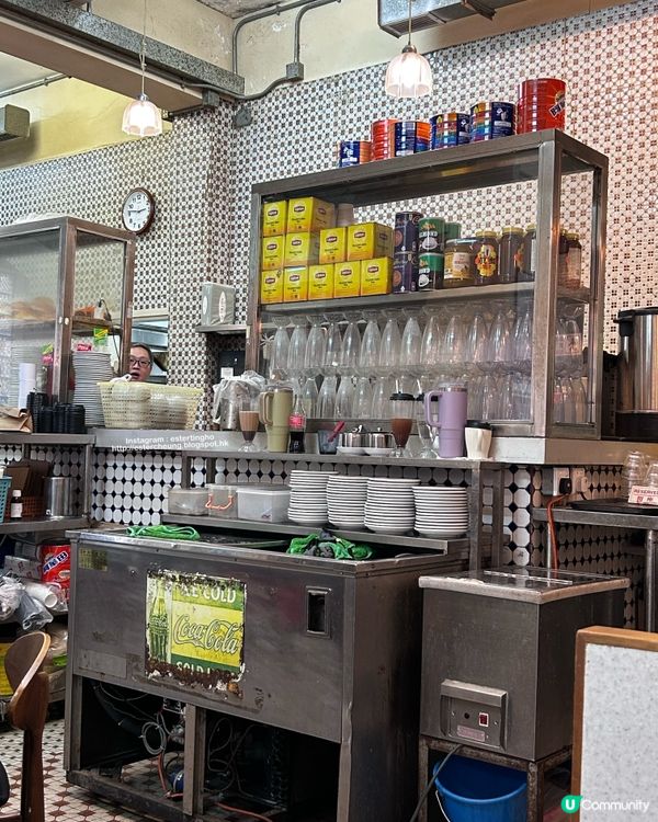 超過 70 年歷史老字號茶餐廳 💕 食個金奬菠蘿油嘆杯奶茶