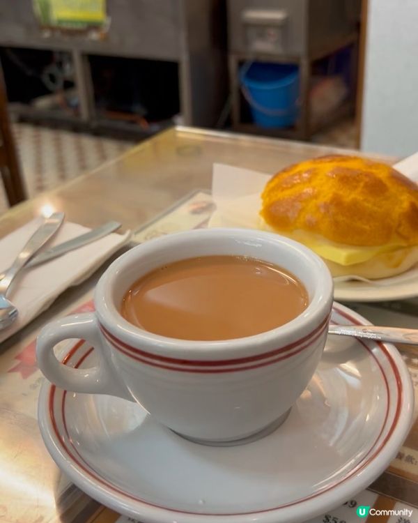 超過 70 年歷史老字號茶餐廳 💕 食個金奬菠蘿油嘆杯奶茶