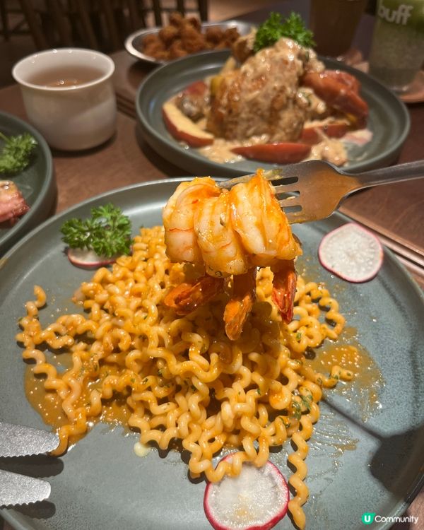 ‼️鰂魚涌日系CAFE推卷卷意粉