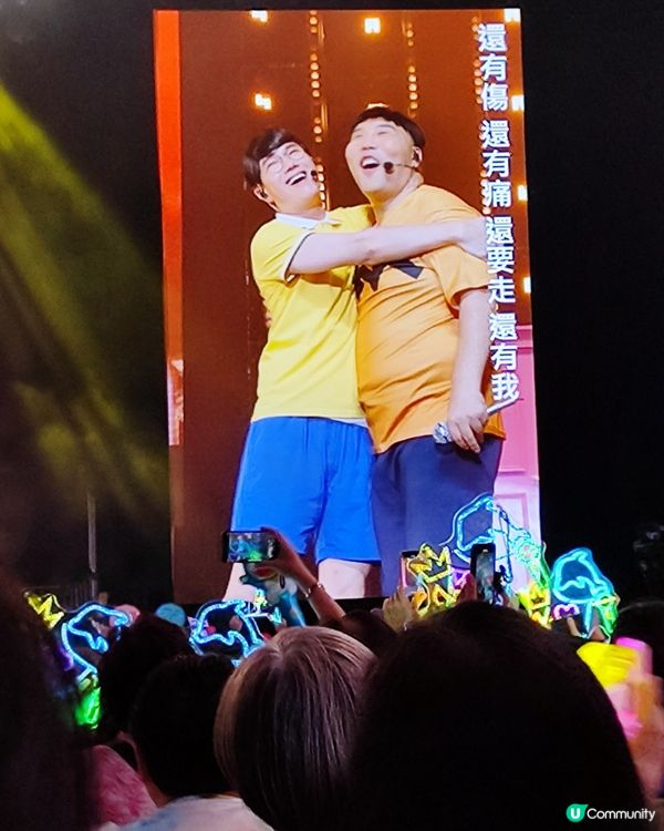 🎤🎼三號風球去睇中三演唱會勁正！🎼🎤 